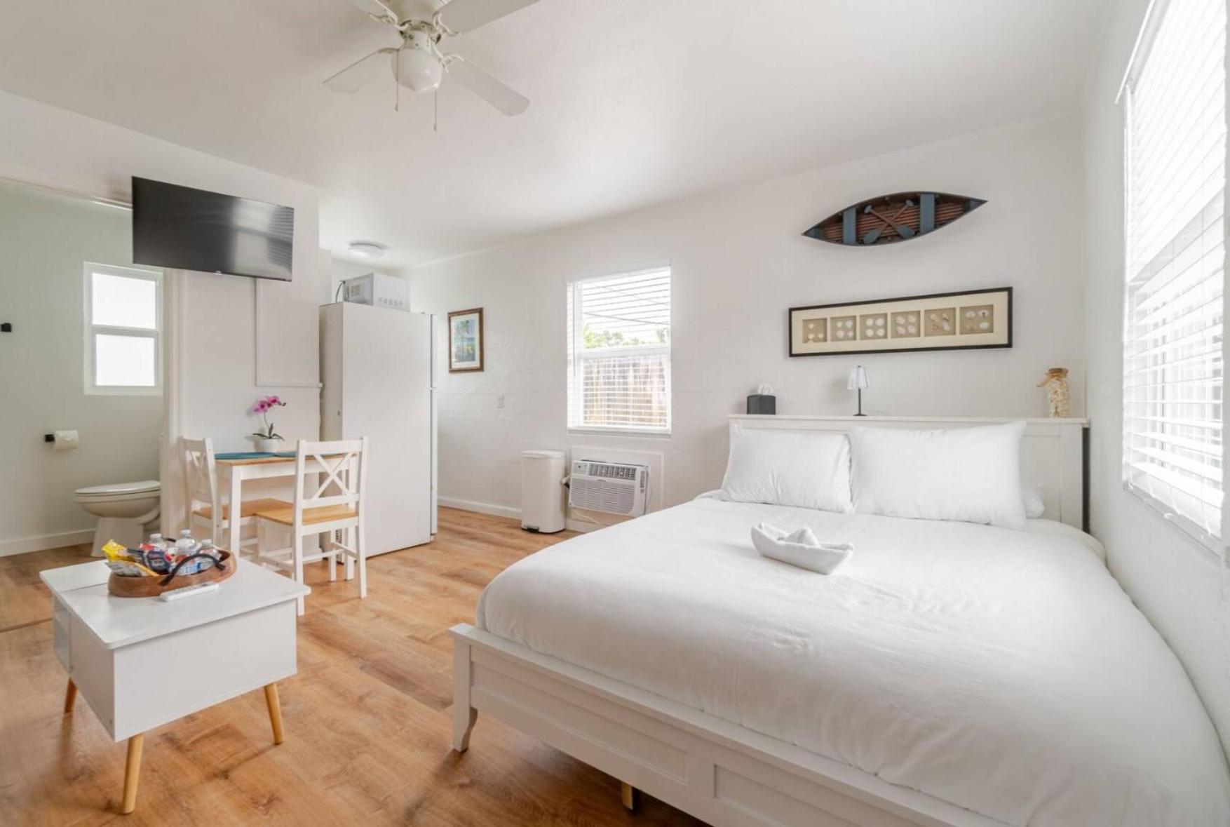 Отель West Palm Beach Escape Экстерьер фото