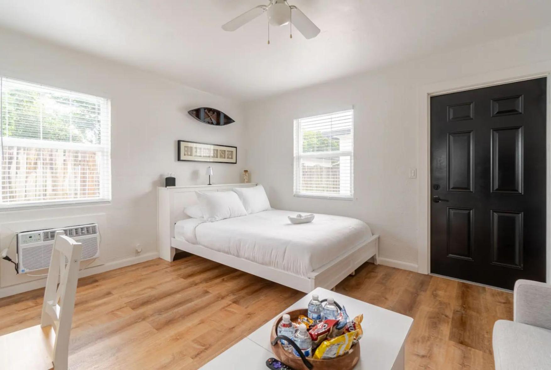 Отель West Palm Beach Escape Экстерьер фото
