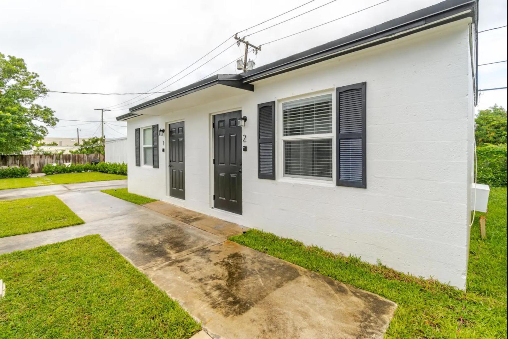 Отель West Palm Beach Escape Экстерьер фото